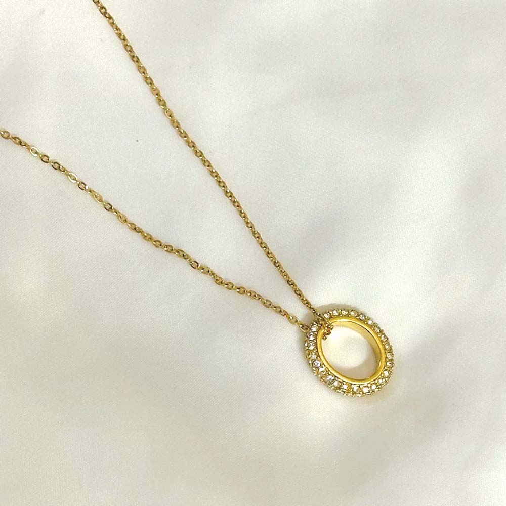 Oval sparkled pendant