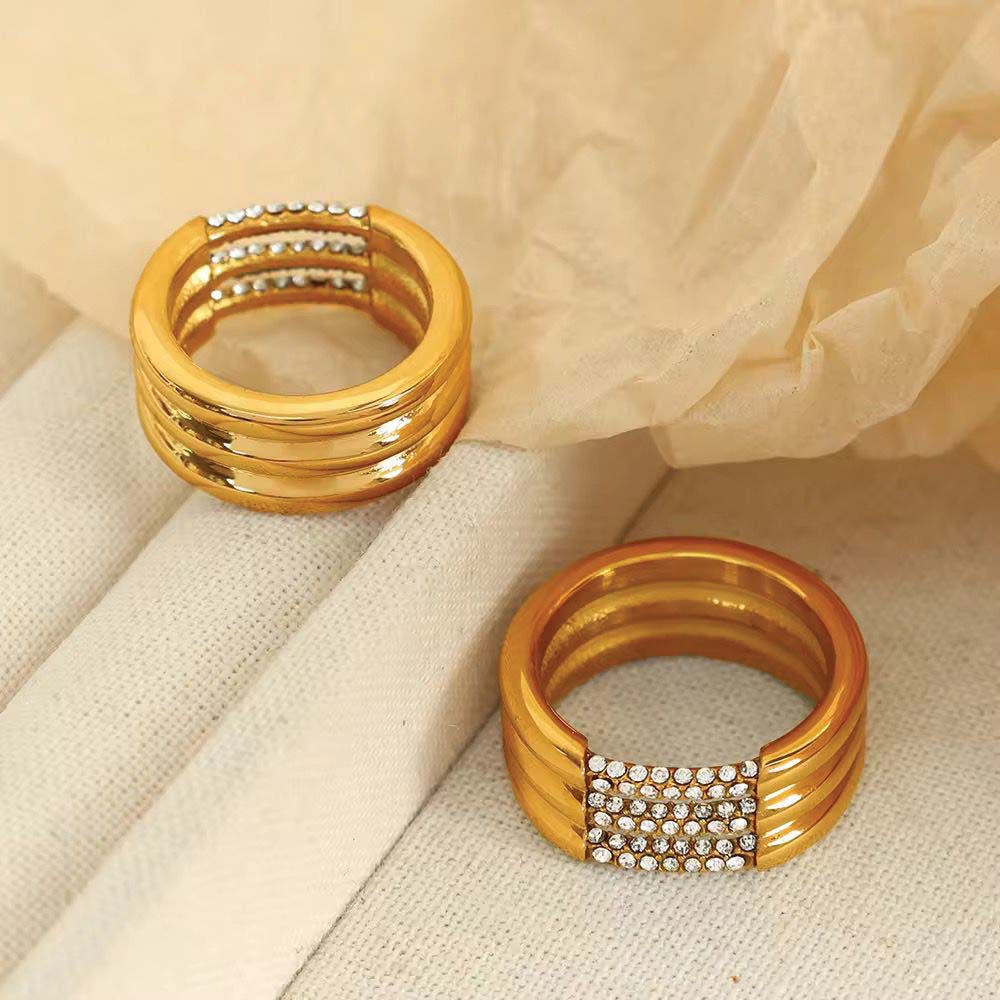 Triple layer zircon ring