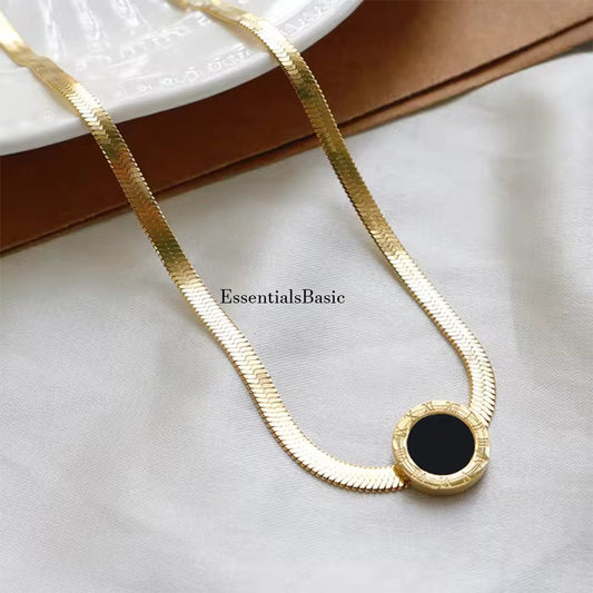 Roman Snake Chain Pendant - Black