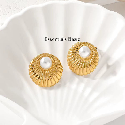Shell Pearl Earrings