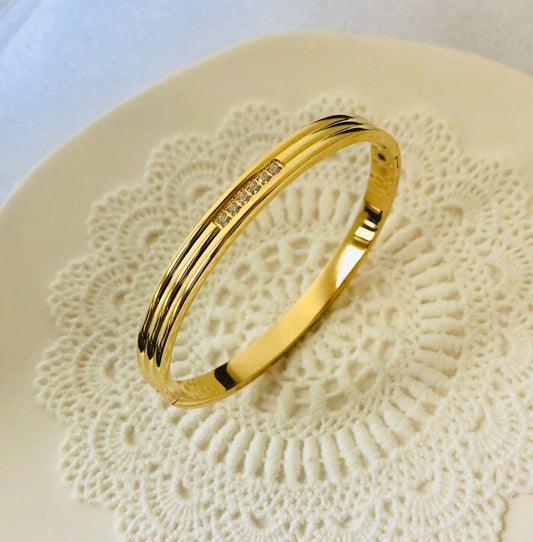 Saveen Diamond Bangle
