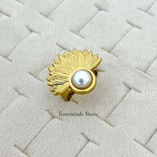 Leaf Pearl Ring